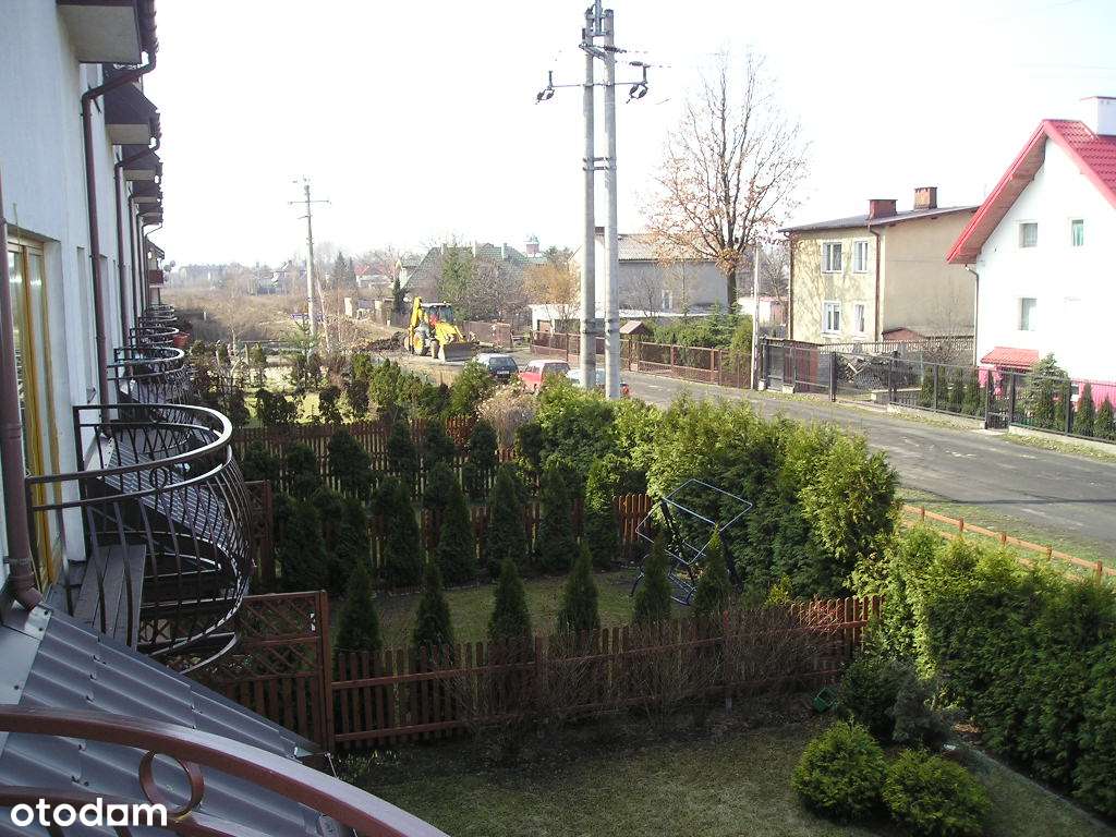 Przestronny dom z balkonem i dużym ogrodem - Pełny obrazek: 5/12