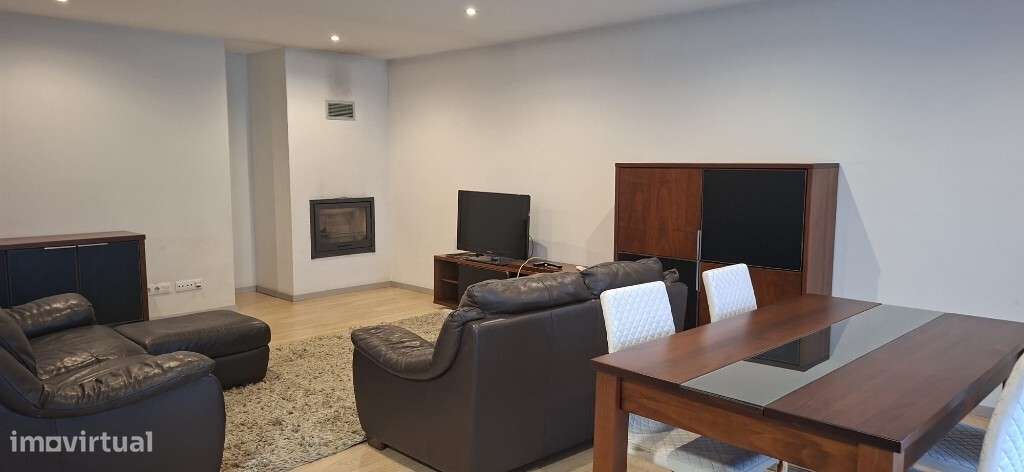 Apartamento T3, Na Freguesia da Lage, Vila verde. - Grande imagem: 1/18