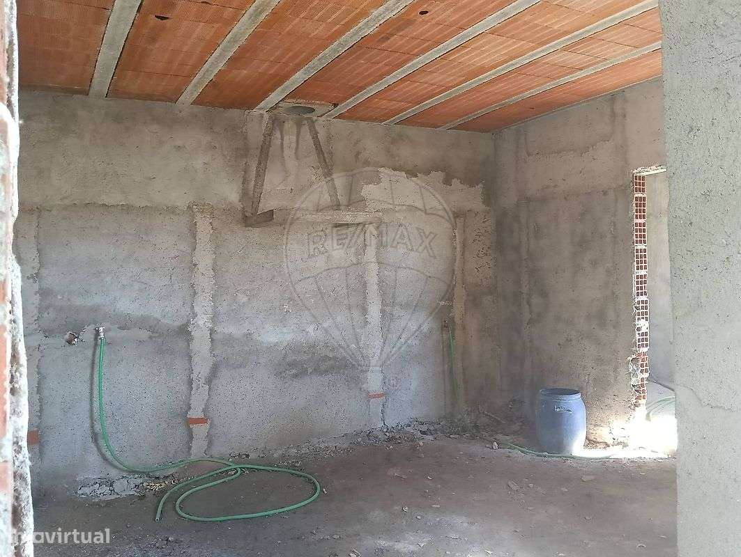 Moradia T2 para venda-16