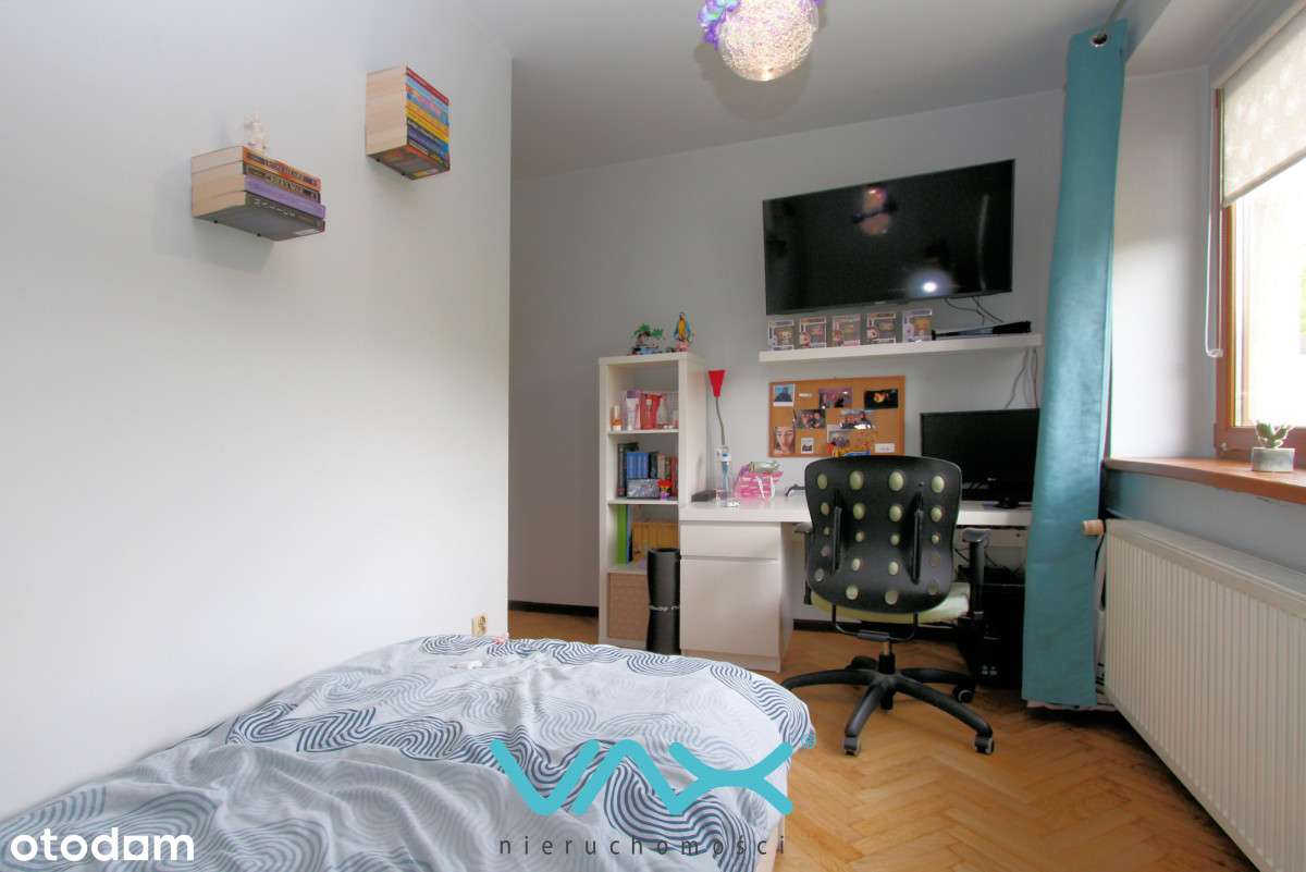 Dom w centrum, duża działka, garaże-11