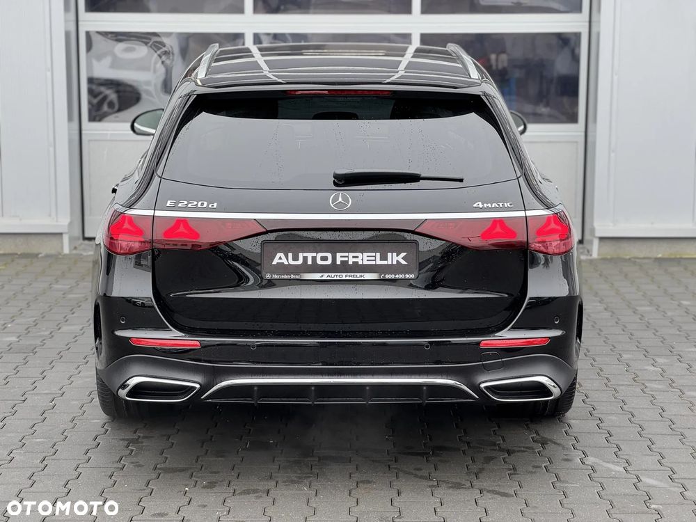 E220d 4Matic kombi, Linia AMG Advanced Plus, Kamera 360, Hak