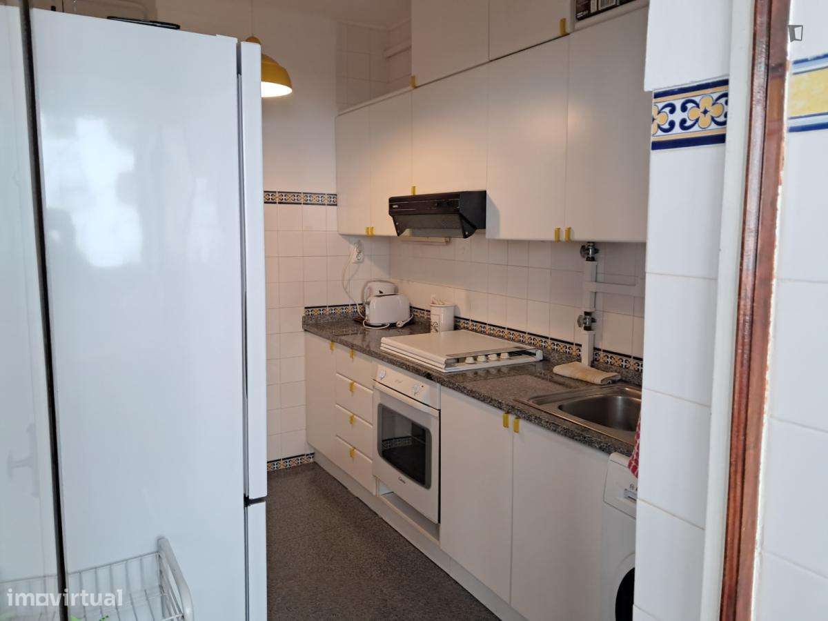 Quarto - localizado em Carcavelos Lisbon - Grande imagem: 3/13