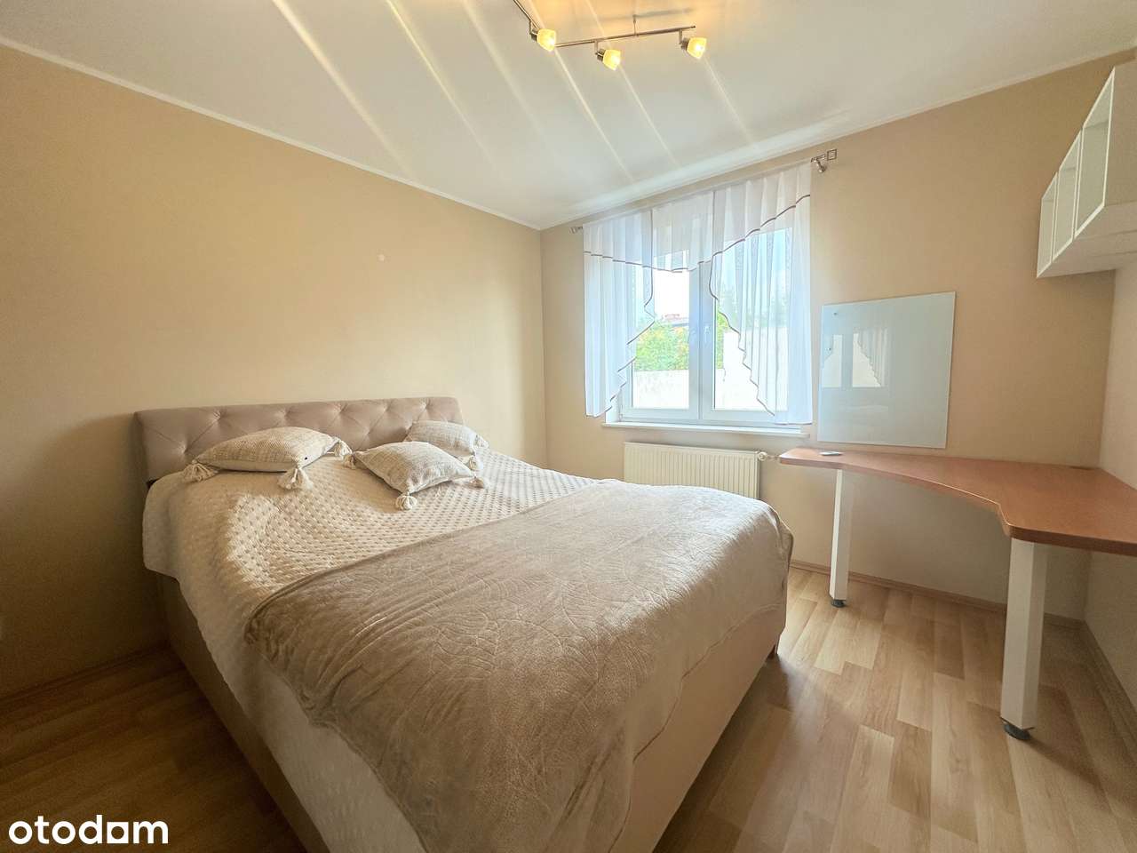 Na sprzedaż przestronne trzypokojowe mieszkanie na Górzyskowie-2