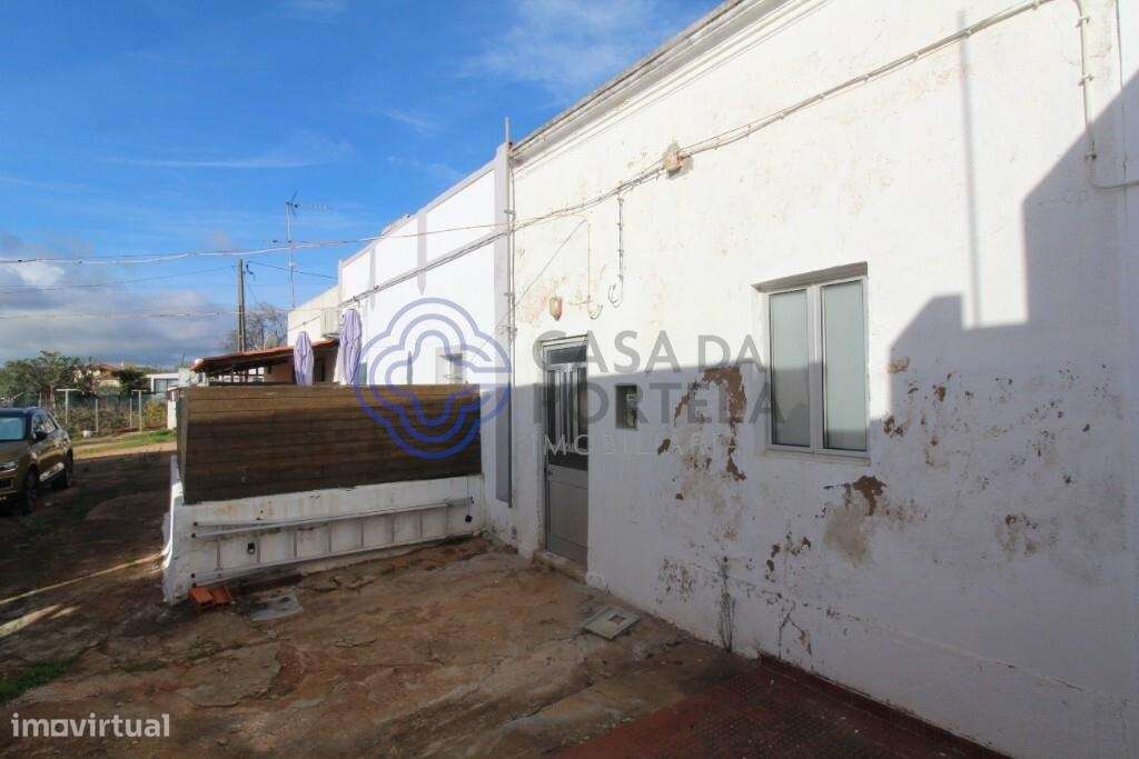 Moradia T0+1 para Recuperar em Benfarras – Excelente Oportunidade - Grande imagem: 2/15