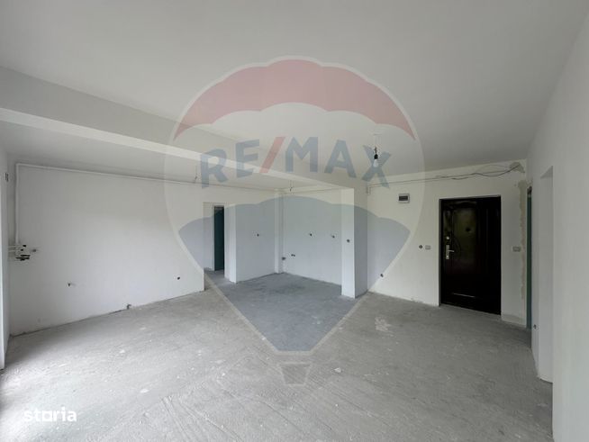 Apartament  de vânzare cu 5 camere, în apropiere de Băile Cojocna-0