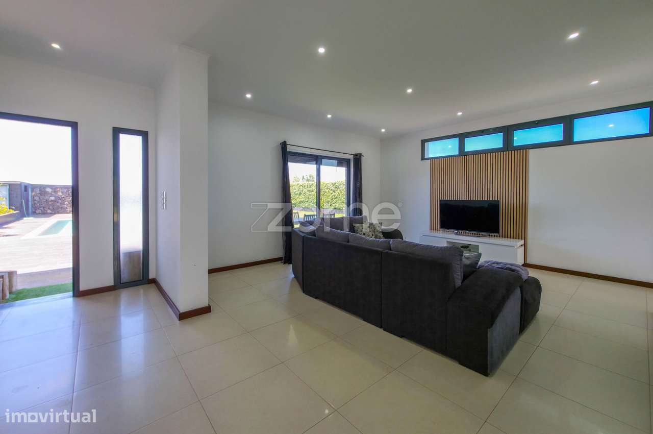 Moradia T4 com Piscina | Ribeira Grande - Grande imagem: 5/34