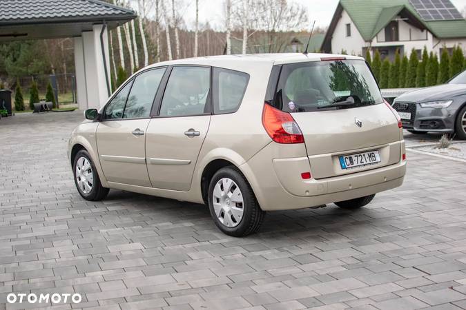 Renault Grand Scenic - 19