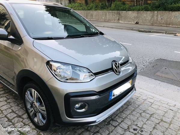 VW Cross Up! 1.0 Auto - 17