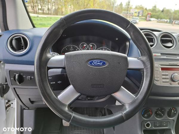 Ford Transit Connect - 22