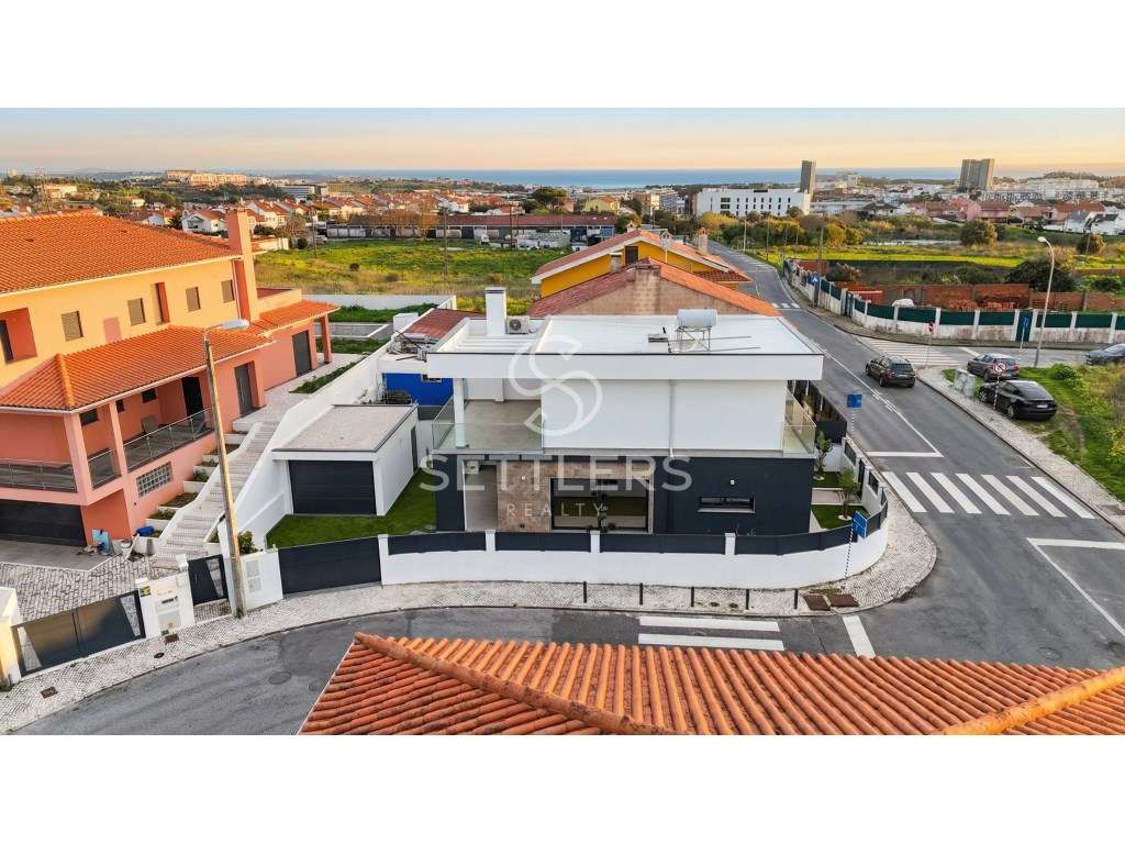 Moradia geminada T2 em Porto Salvo-21