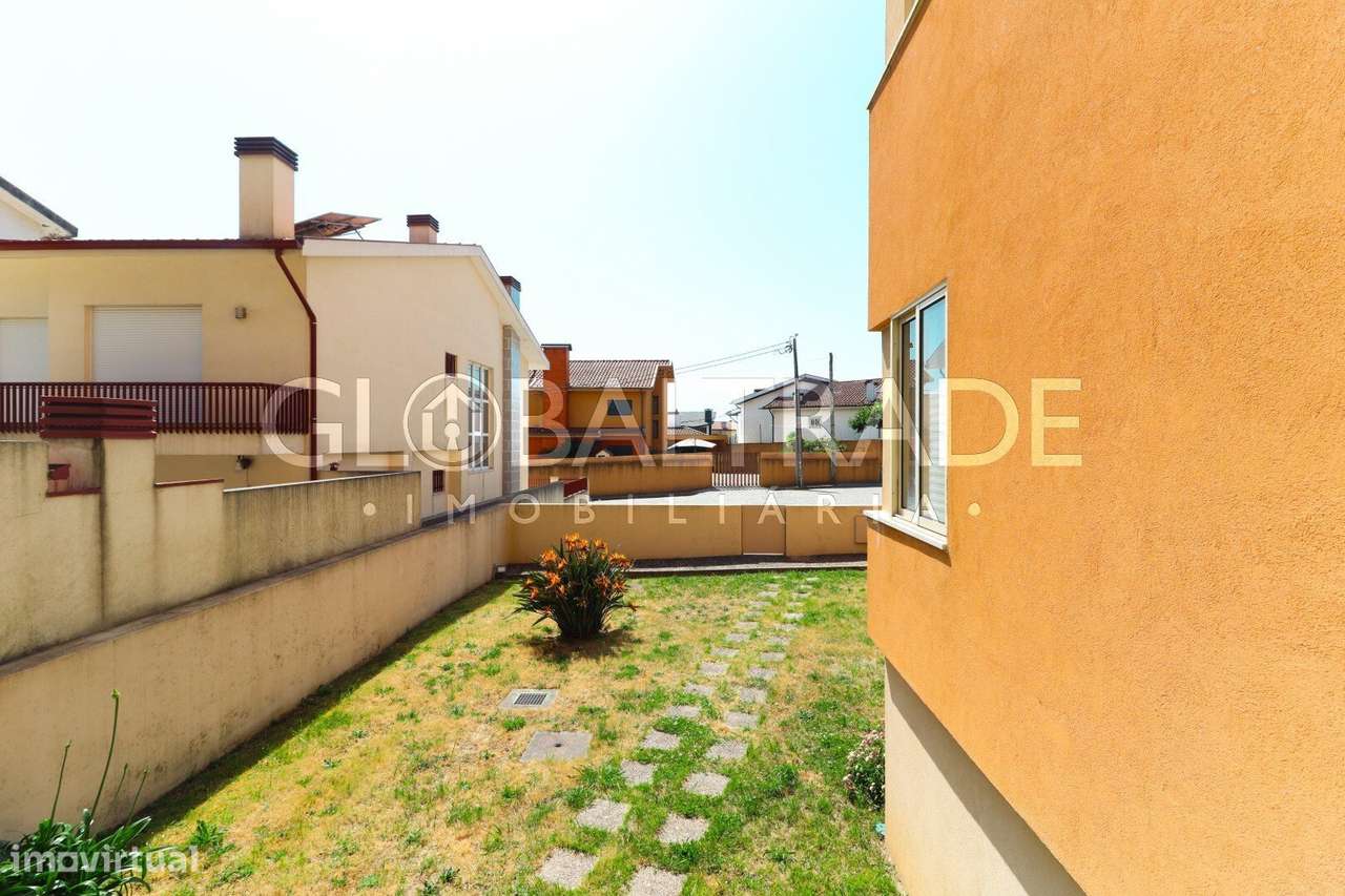 Apartamento T2 Renovado em Rio Tinto-25