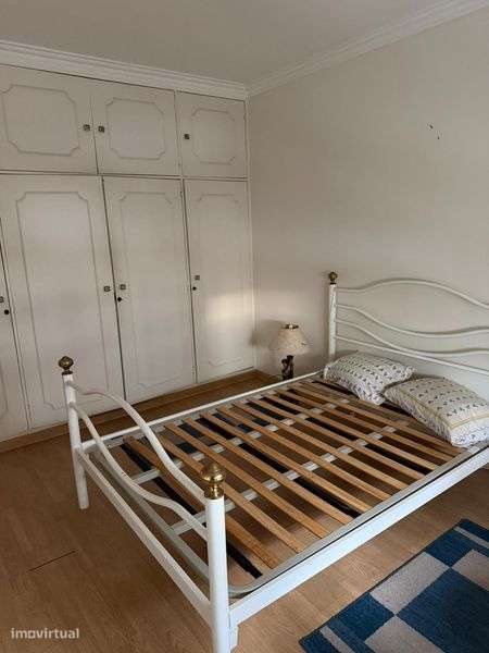 T2 Luminoso no Cacém – Perto de Transportes e Comércio - Grande imagem: 5/12