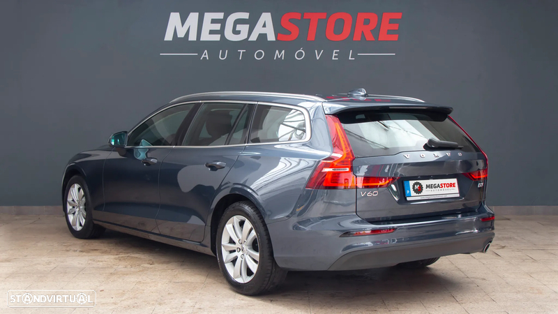 Volvo V60 2.0 D3 Momentum Plus - 5