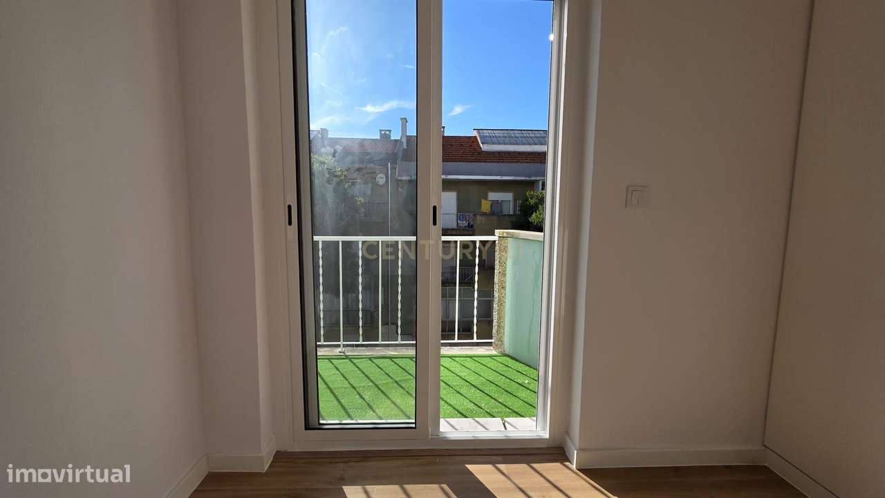 T2 Totalmente Remodelado | Damaia – Amadora | A 5 Minutos da Estação-7