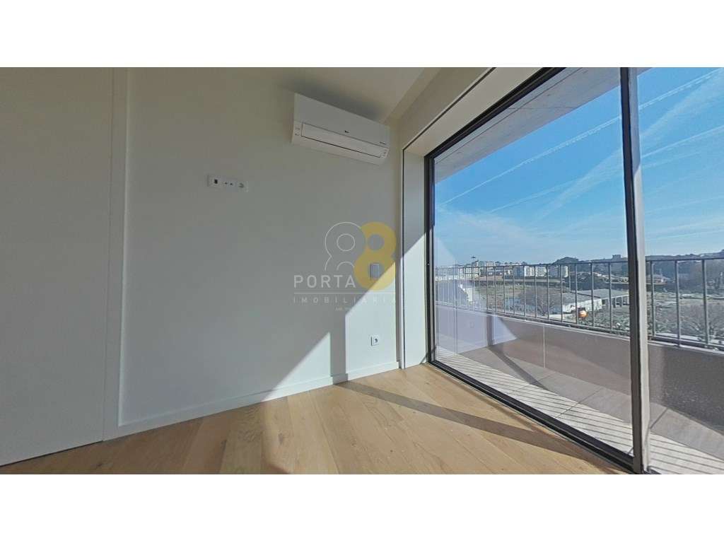 Apartamento T3 com vistas e varanda nas 3 frentes - Matosinhos Sul-25