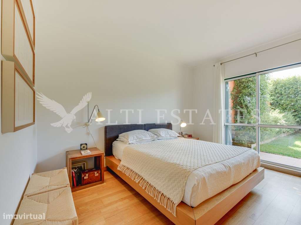 Apartamento T4 no prestigiado Monte Estoril.-23