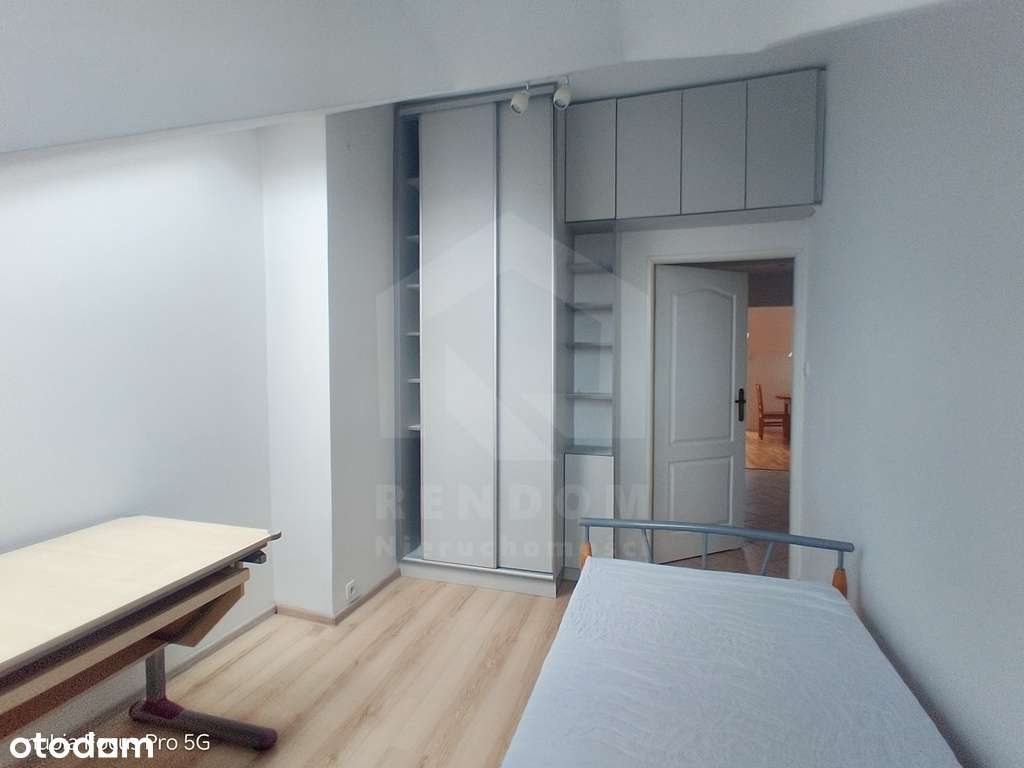 3 pokoje ul. Pużaka niski blok bdb standard-11