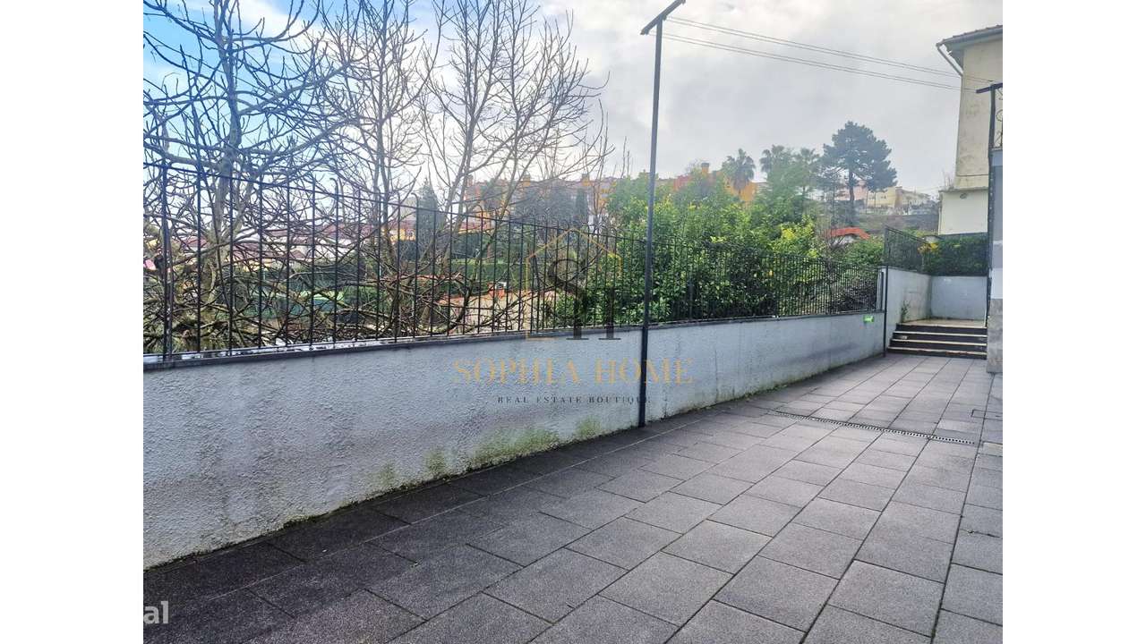 Moradia Independente T4+2 com 475 m²-6