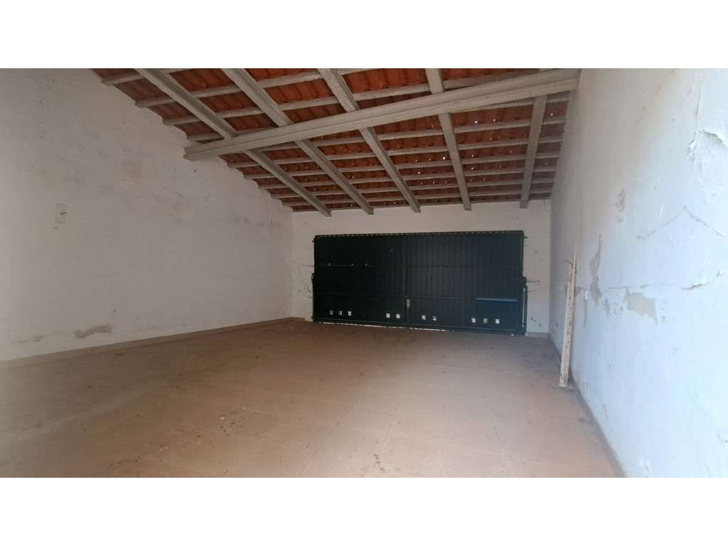 Moradia T4 Para Recuperaçáo-58
