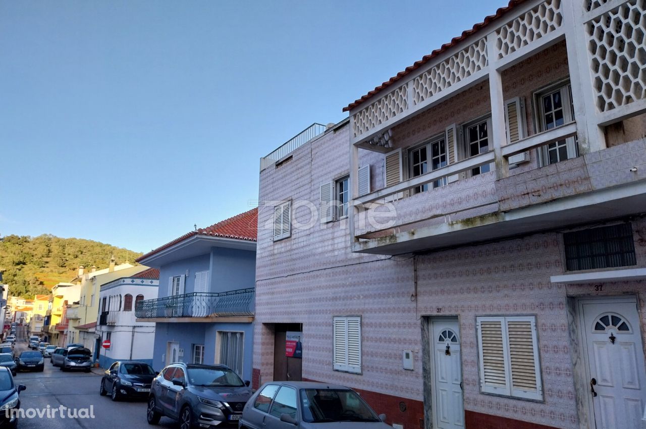 Apartamento T3 no centro de Messines, c/Garagem e Lugradouro