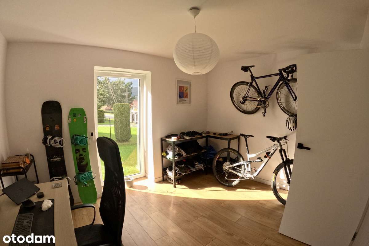 Nowoczesna stodoła z jasnymi wnętrzami i widokiem na góry - Pełny obrazek: 5/20