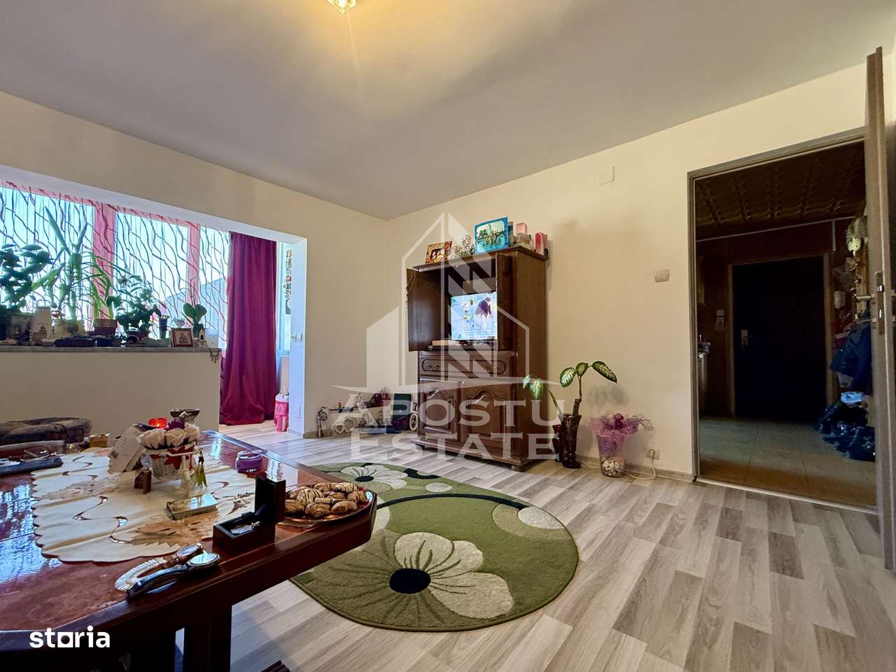 Apartament 3 camere, decomandat, garaj, centrala proprie, zona Lunei - Imagine principală: 5/17
