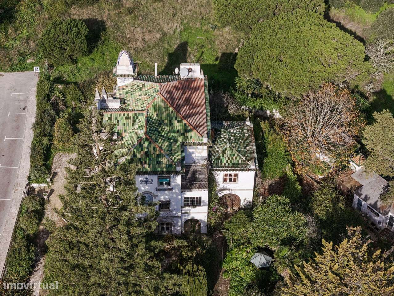 Palacete com 5 Quartos no Coração de Sintra-4