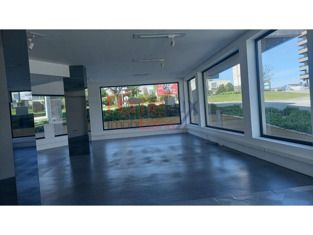 LOJA PARA ARRENDAR EM OLIVEIRA DE AZEMÉIS - Grande imagem: 5/8