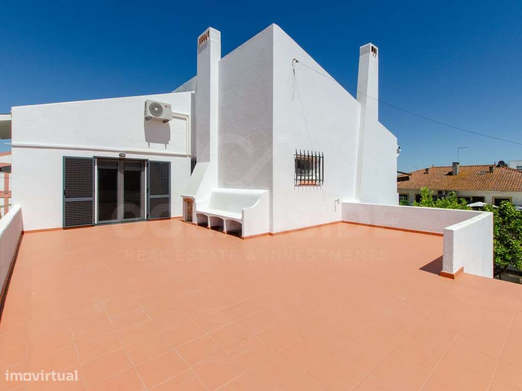 Moradia T6+1 renovada em Benavente-45