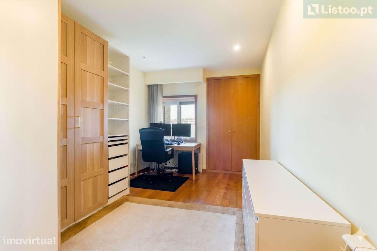 Apartamento T2 Amplo c/ Varanda e Garagem | Canidelo-22