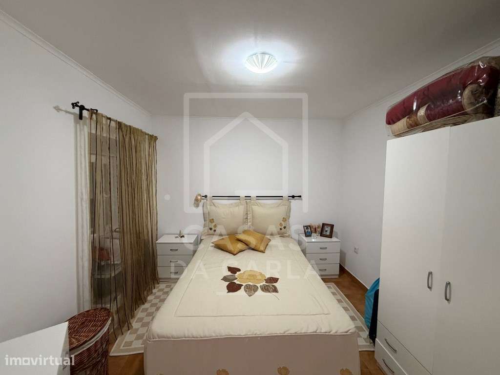 Moradia T2 remodelada com quintal em Alfundão-5