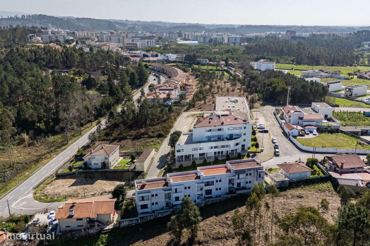 MORADIA EM BANDA T3-39