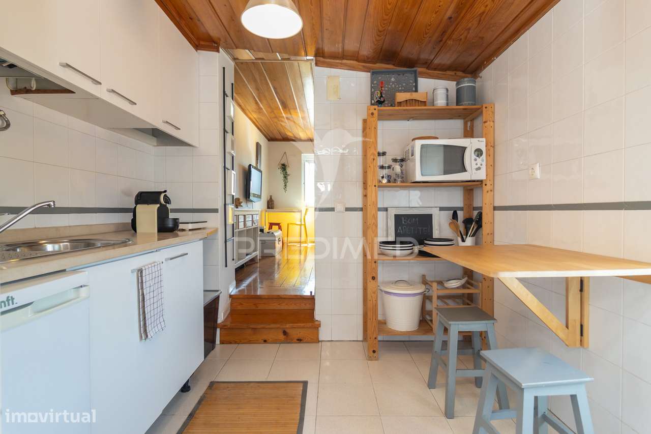 OPORTUNIDADE ÚNICA EM ALFAMA: T1 Remodelado e Pronto a Habitar - Grande imagem: 1/25