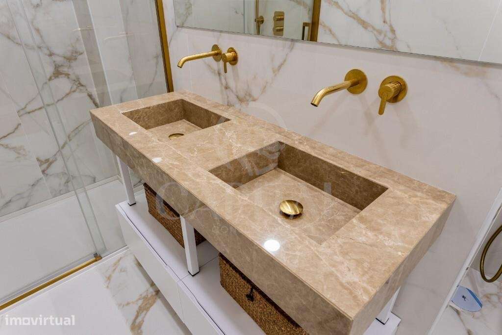 Apartamento T5 Duplex Exclusivo em Primeira Linha de Mar-40