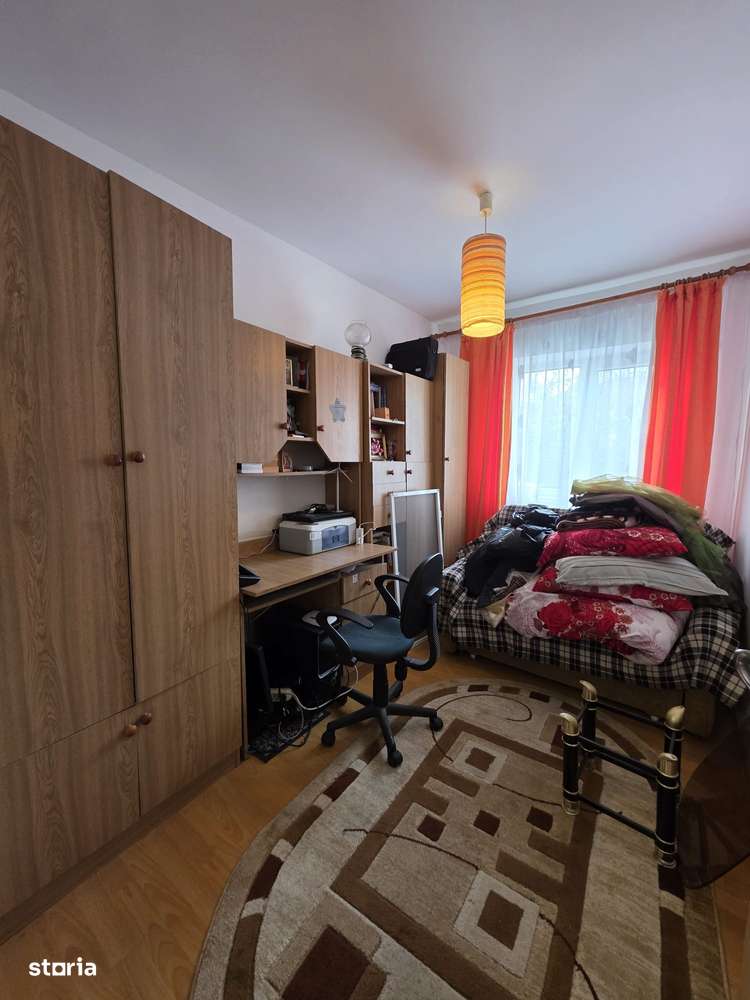 3 camere, decomandat, zona Favorit, parter cu balcon închis termopan - Imagine principală: 4/8