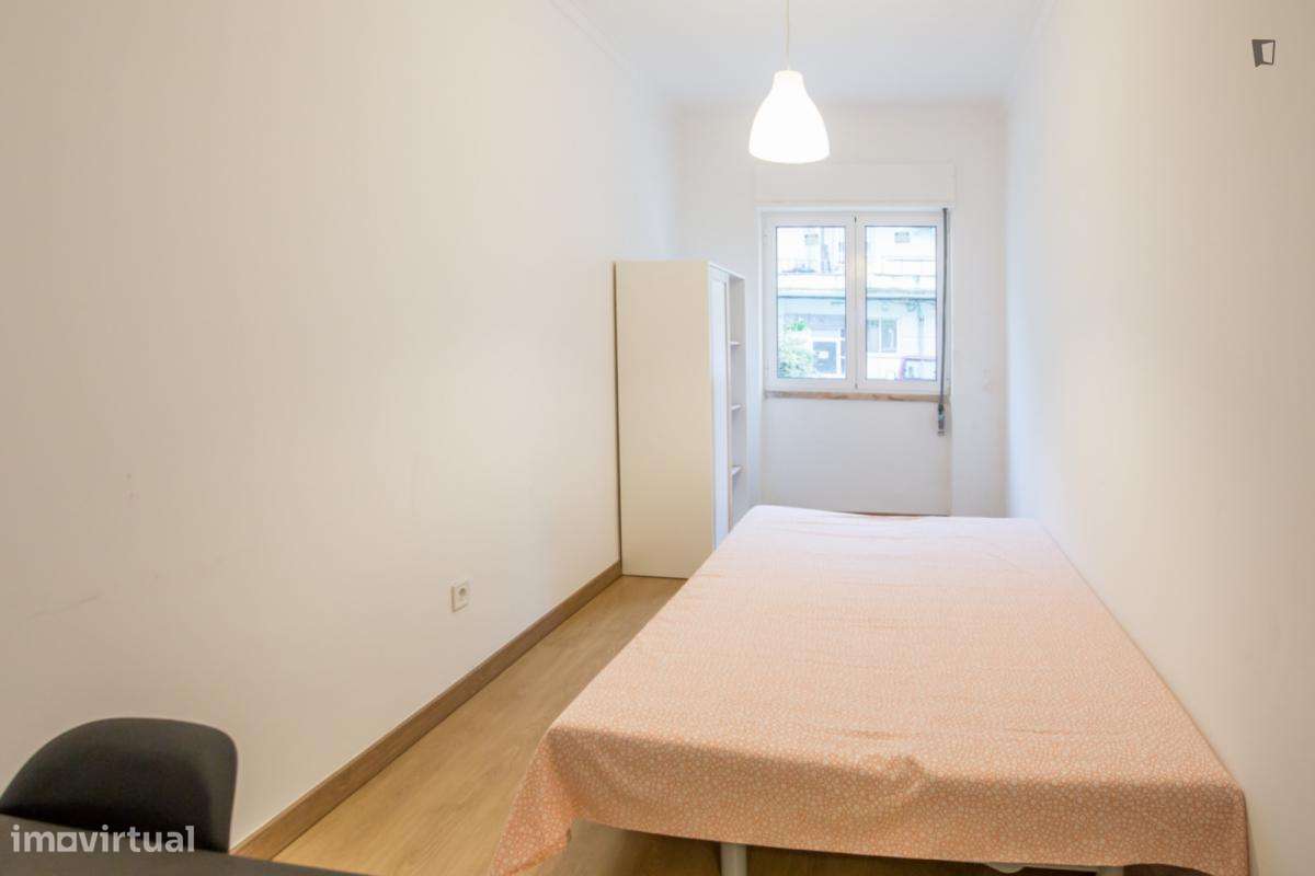 Quarto - localizado em Benfica Lisbon - Grande imagem: 3/10