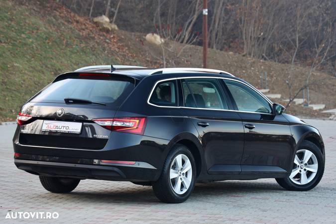 Skoda Superb Combi 2.0 TDI DSG Style - 4