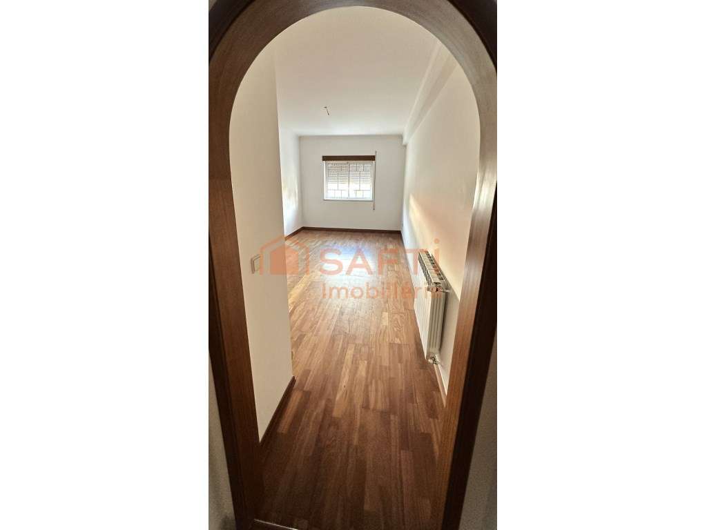 Apartamento T3 com garagem - Grande imagem: 5/9