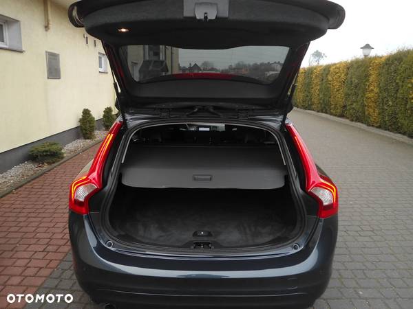 Volvo V60 D2 Momentum - 10