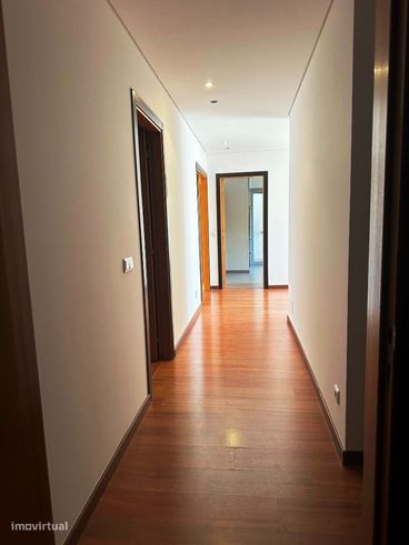 Apart amento T.4 - Eq., cond. c. piscina e p. infantil, Marinha Grand-13