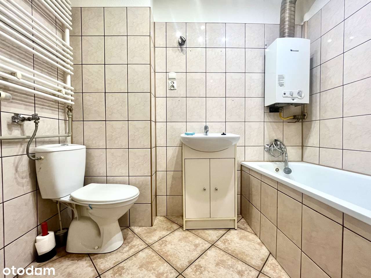 Dwupokojowe, 1 piętro z ogrzewaniem z sieci w dobrej cenie.-6