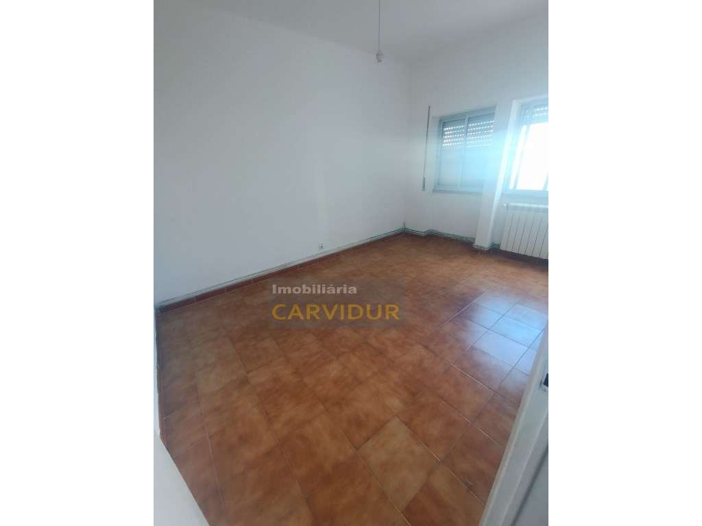 Lavradio T2 Res do chão bom estado - Grande imagem: 5/22