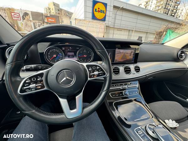 Mercedes-Benz E 220 d 4Matic 9G-TRONIC Avantgarde - 18