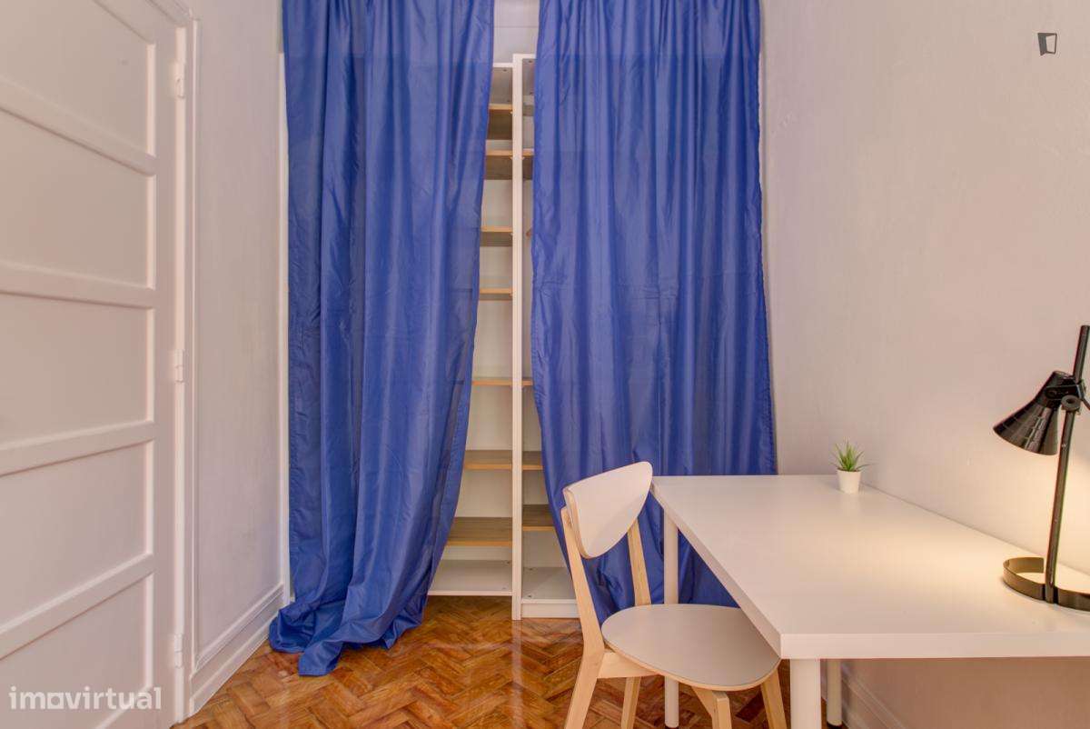 Quarto - localizado em São Sebastião Lisbon - Grande imagem: 4/13