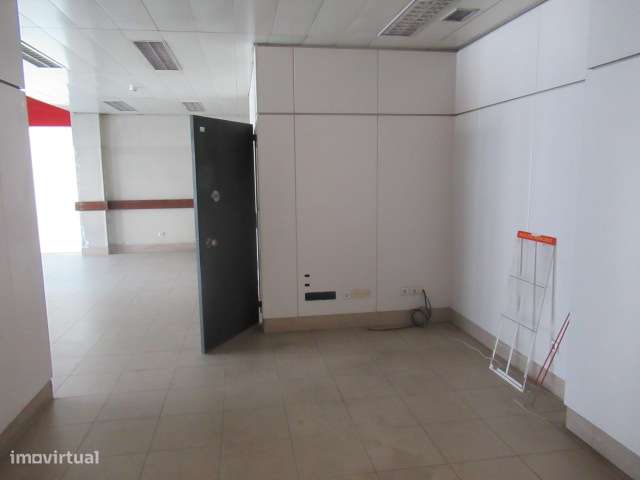 Imóvel Comercial no Lumiar-9