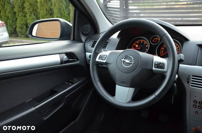 Opel Astra 1.6 Edition - 19