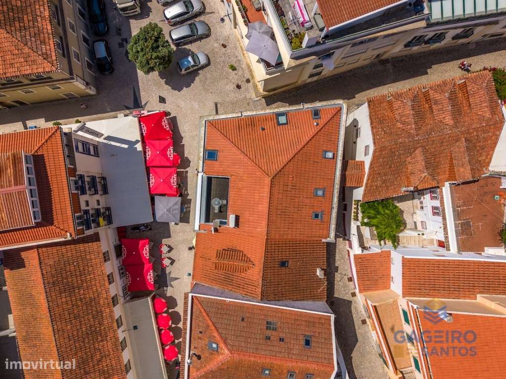 Apartamento Único com Charme Histórico e Conforto Moderno a Passos ...-58