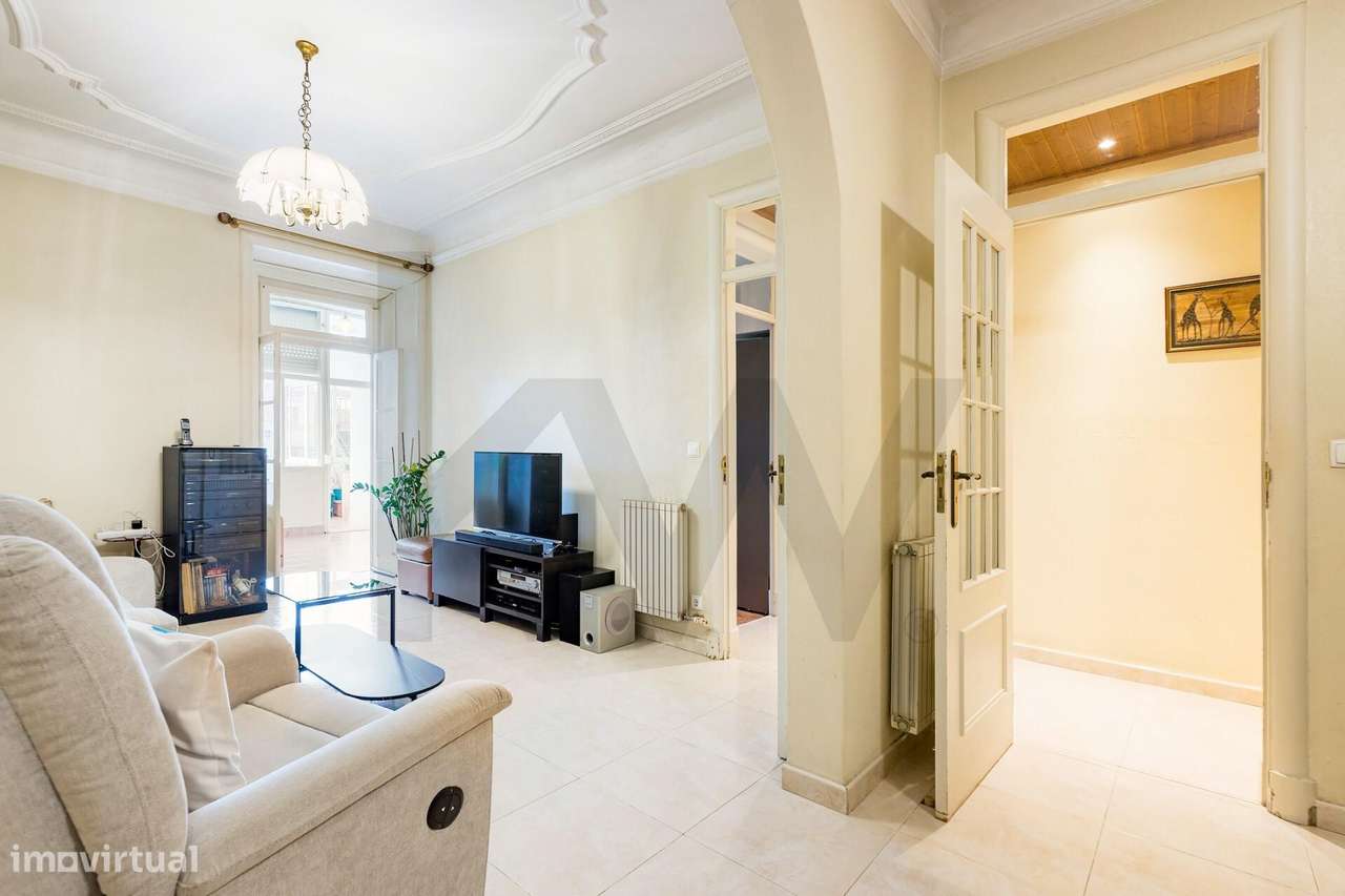 Amplitude e Luz: O Refúgio T4+1 de 123m2 na Alameda, Lisboa - Grande imagem: 3/26