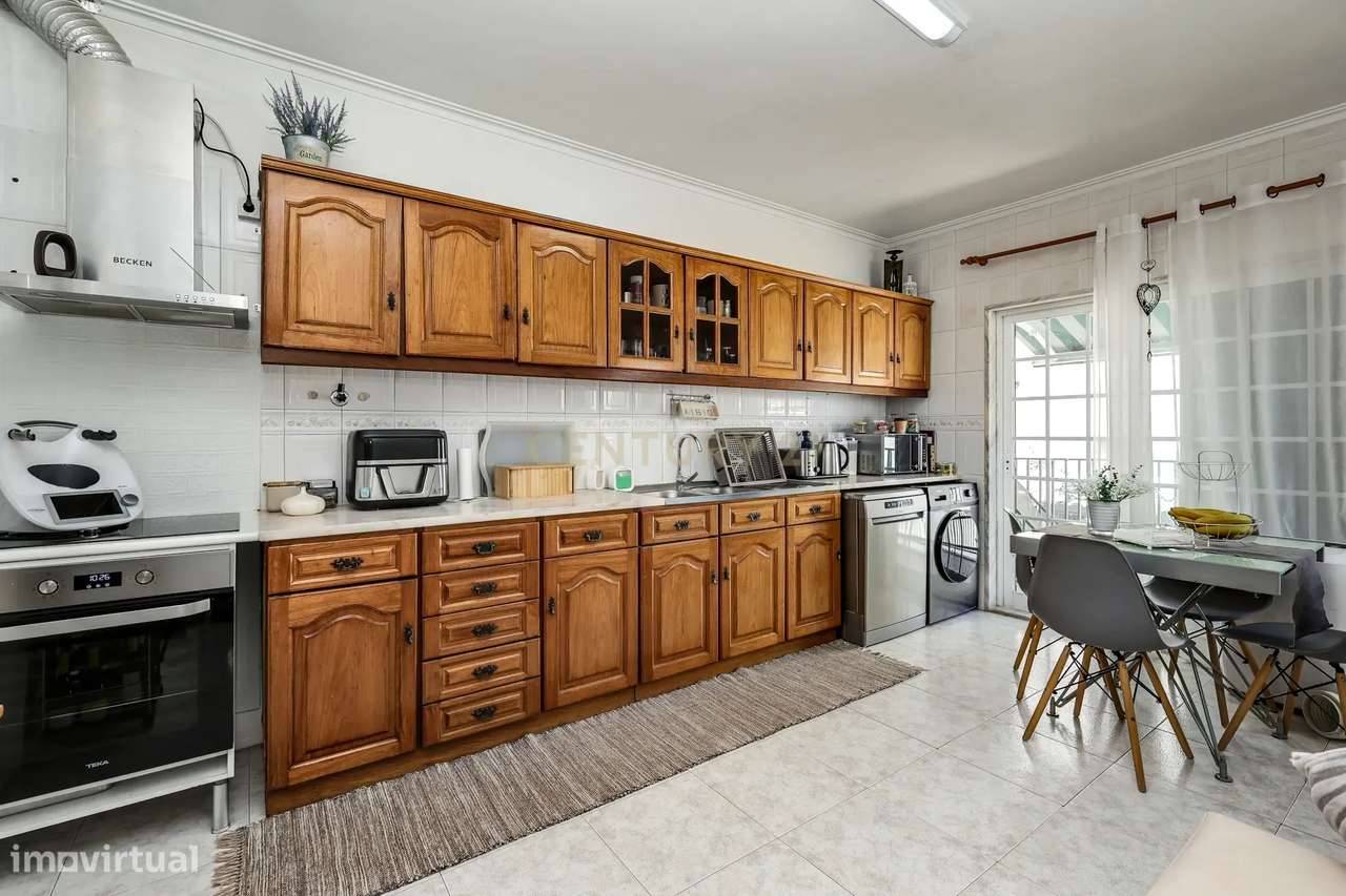 Excelente Moradia T3+1 em Vale de Milhaços, Seixal-6