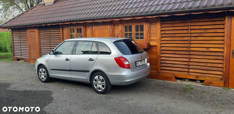 Skoda Fabia 1.2 TSI FAMILY - 4